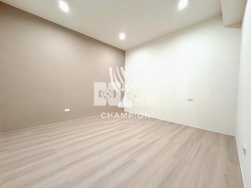 【冠軍】女中旁二樓房屋室內格局與周邊環境