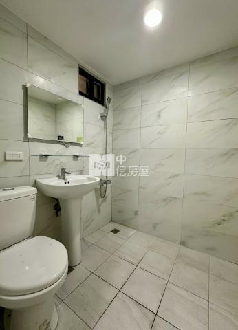 近台31旁雙車位孝親美透天房屋室內格局與周邊環境