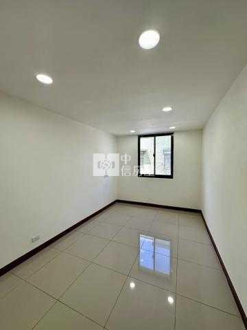 近台31旁雙車位孝親美透天房屋室內格局與周邊環境