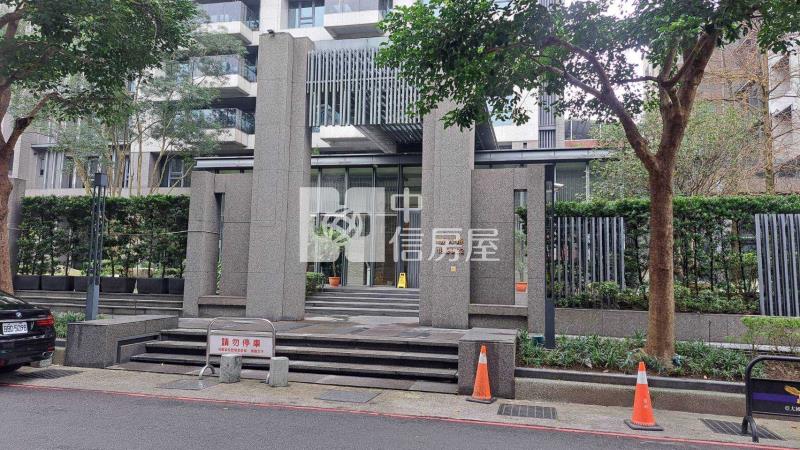 信義君悅指標性帝王宅+二平面車位房屋室內格局與周邊環境