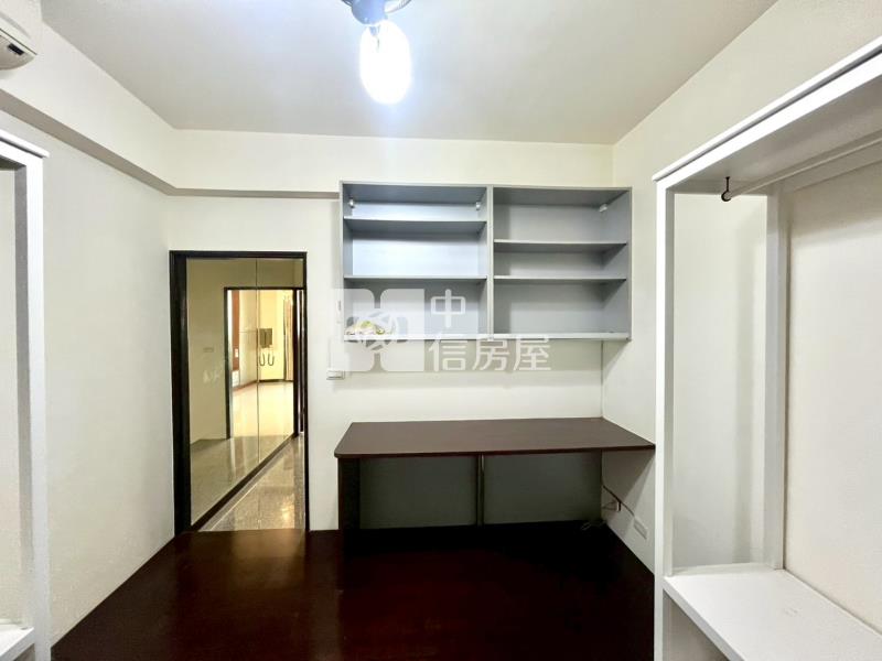 一中旁台中公園四房前院停車別墅房屋室內格局與周邊環境