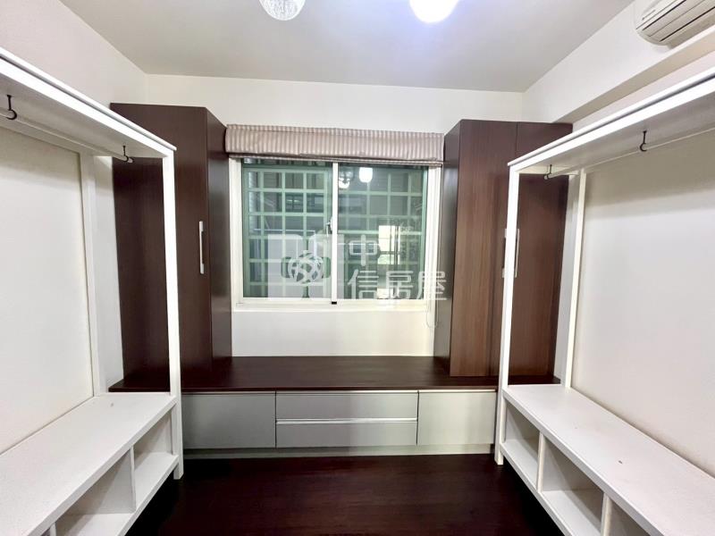 一中旁台中公園四房前院停車別墅房屋室內格局與周邊環境