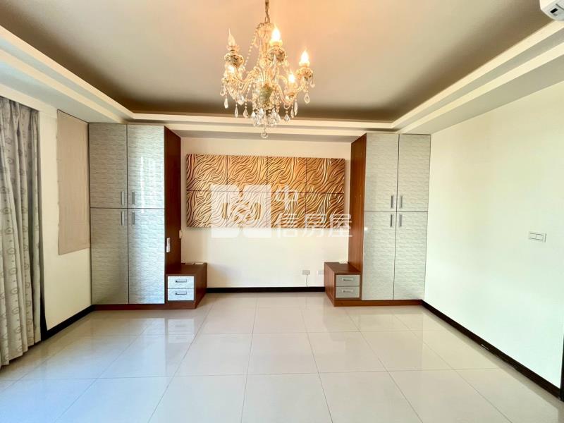 一中旁台中公園四房前院停車別墅房屋室內格局與周邊環境