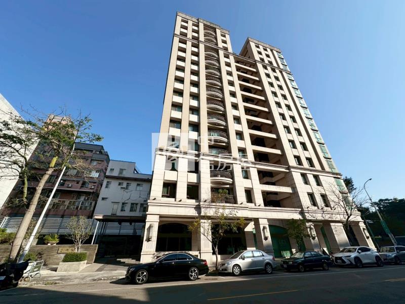 八期豐樂公園元城湖岸第一排金店面房屋室內格局與周邊環境