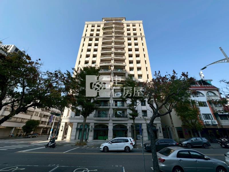 八期豐樂公園元城湖岸第一排金店面房屋室內格局與周邊環境