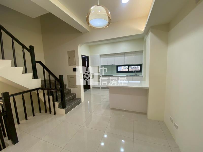 烏日全新別墅1房屋室內格局與周邊環境