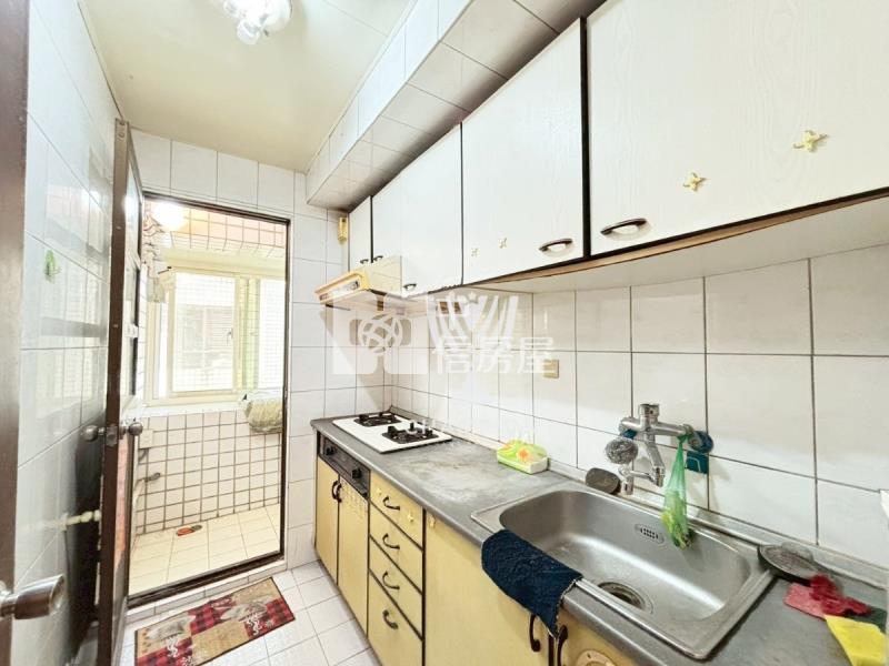 七堵近車站幸福人生2改1房+平面車位房屋室內格局與周邊環境