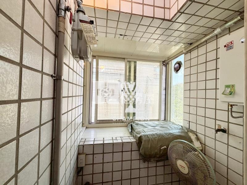 七堵近車站幸福人生2改1房+平面車位房屋室內格局與周邊環境