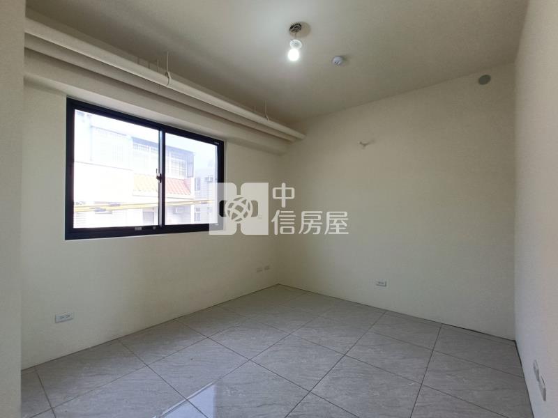 近青埔中潤青境全新美別墅(前院停車)-A房屋室內格局與周邊環境