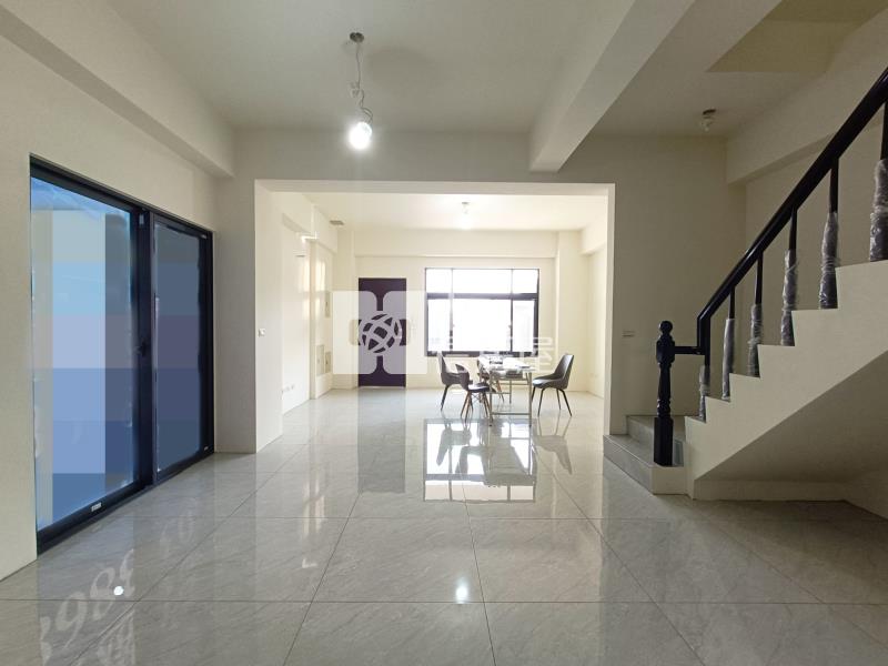 近青埔中潤青境全新美別墅(前院停車)-A房屋室內格局與周邊環境