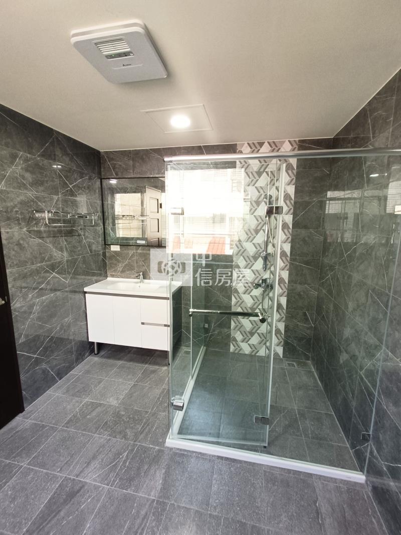 近青埔中潤青境全新美別墅(前院停車)-A房屋室內格局與周邊環境