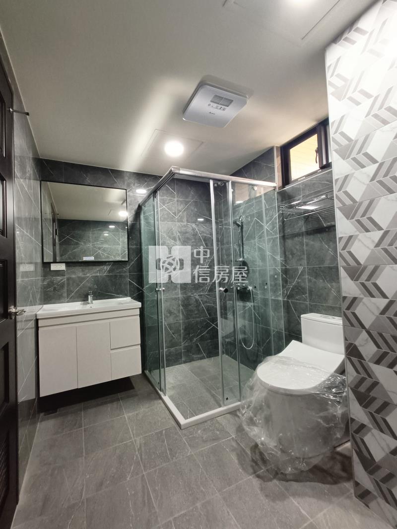 近青埔中潤青境全新美別墅(車庫停車)-B房屋室內格局與周邊環境