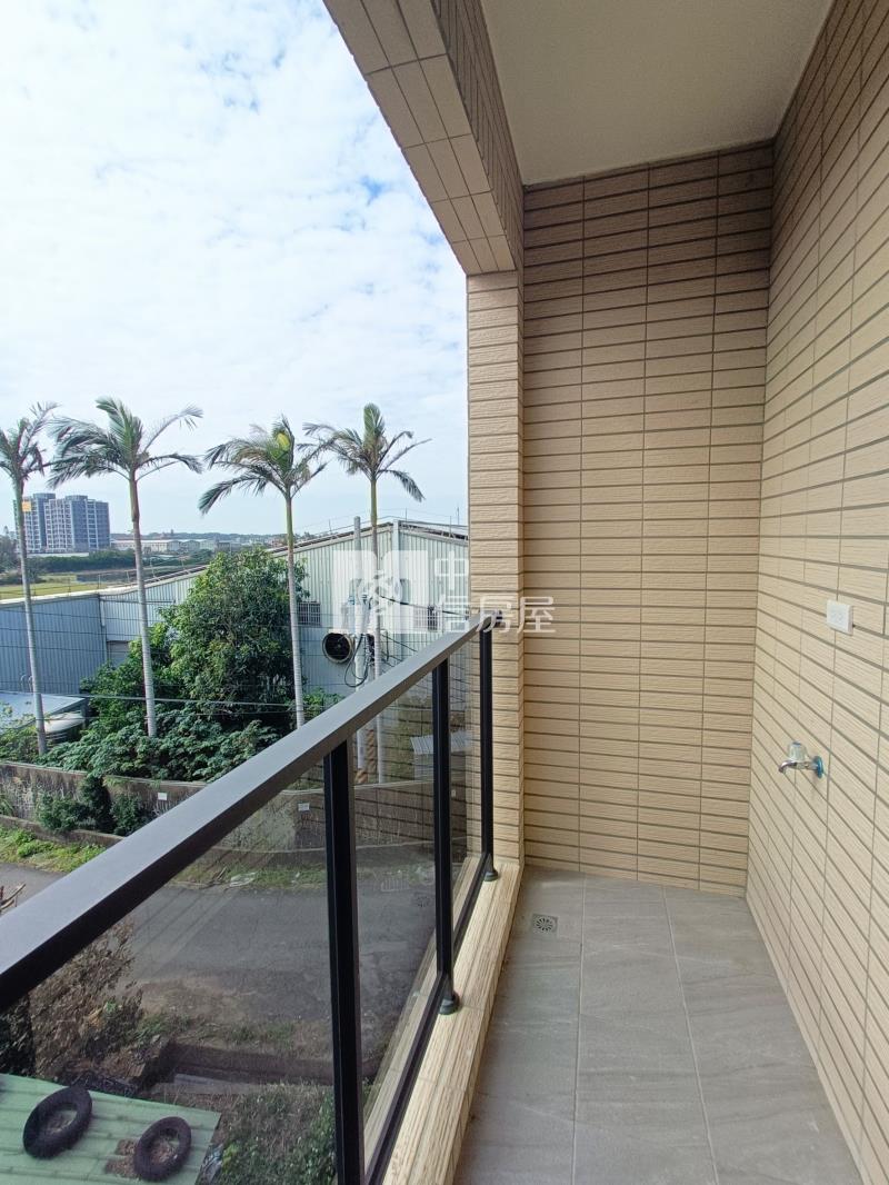 近青埔中潤青境全新美別墅(車庫停車)-B房屋室內格局與周邊環境