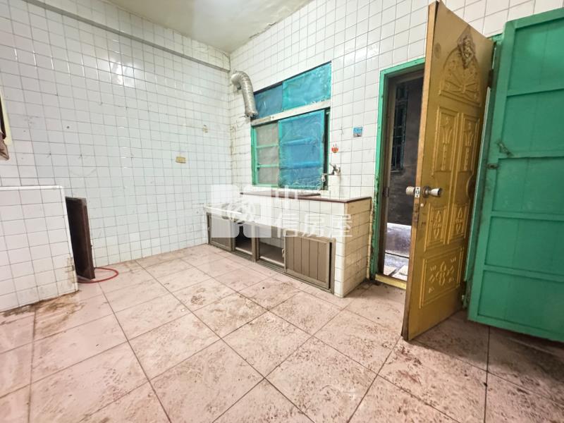 專任/忠貞市場龍岡國中透天房屋室內格局與周邊環境