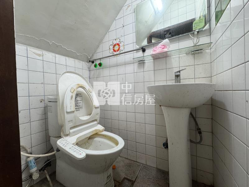 專任/忠貞市場龍岡國中透天房屋室內格局與周邊環境