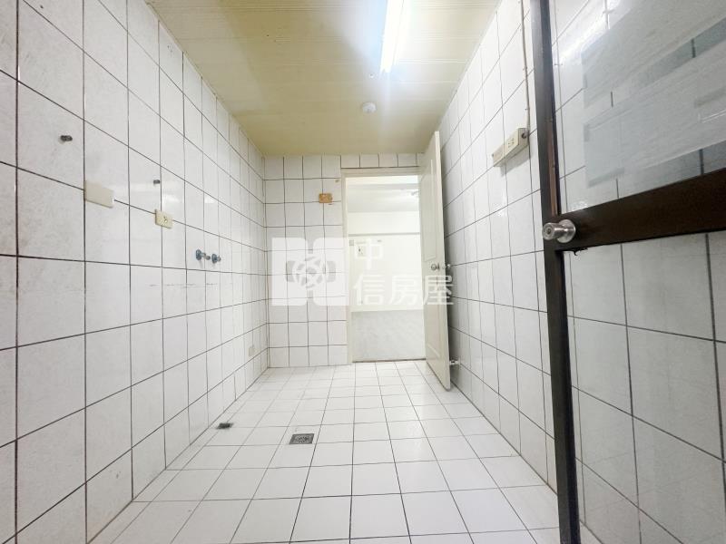 香格里拉電梯三房房屋室內格局與周邊環境