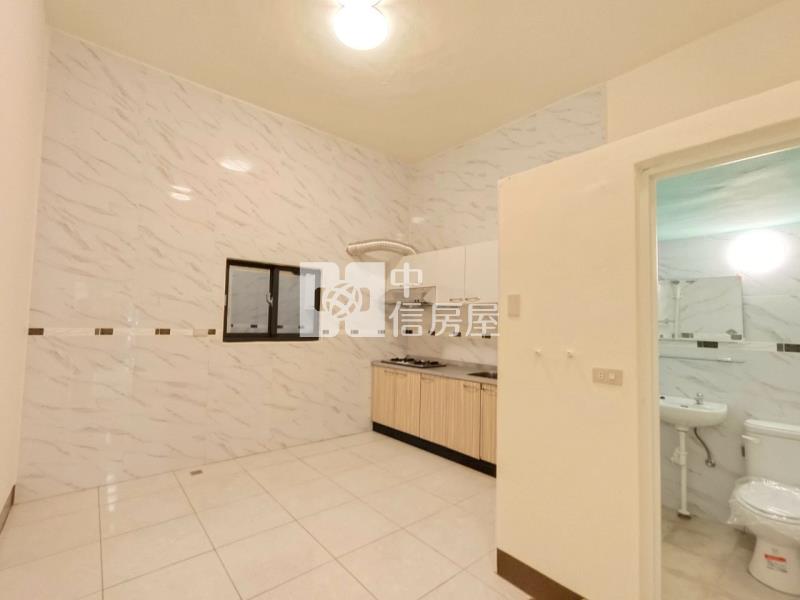 d-02林園五福路美透天房屋室內格局與周邊環境