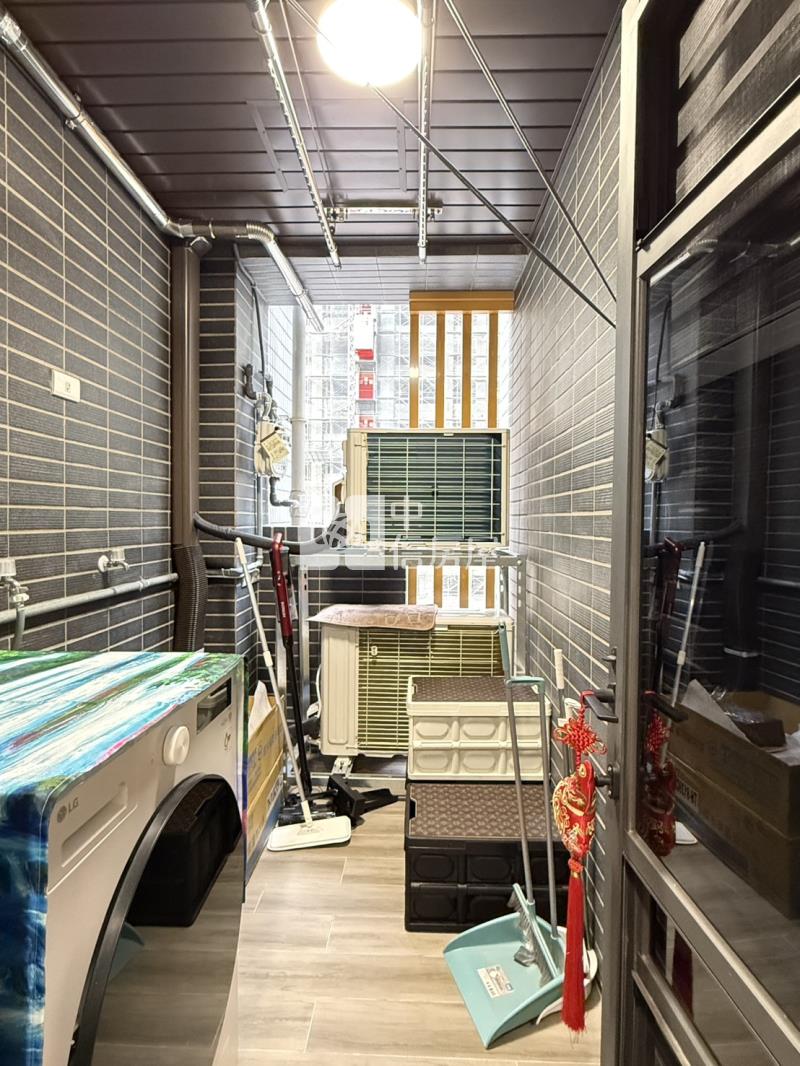 6W33帝王德莊奢華2房房屋室內格局與周邊環境