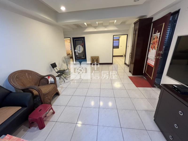 竹東光武街電梯三房車房屋室內格局與周邊環境