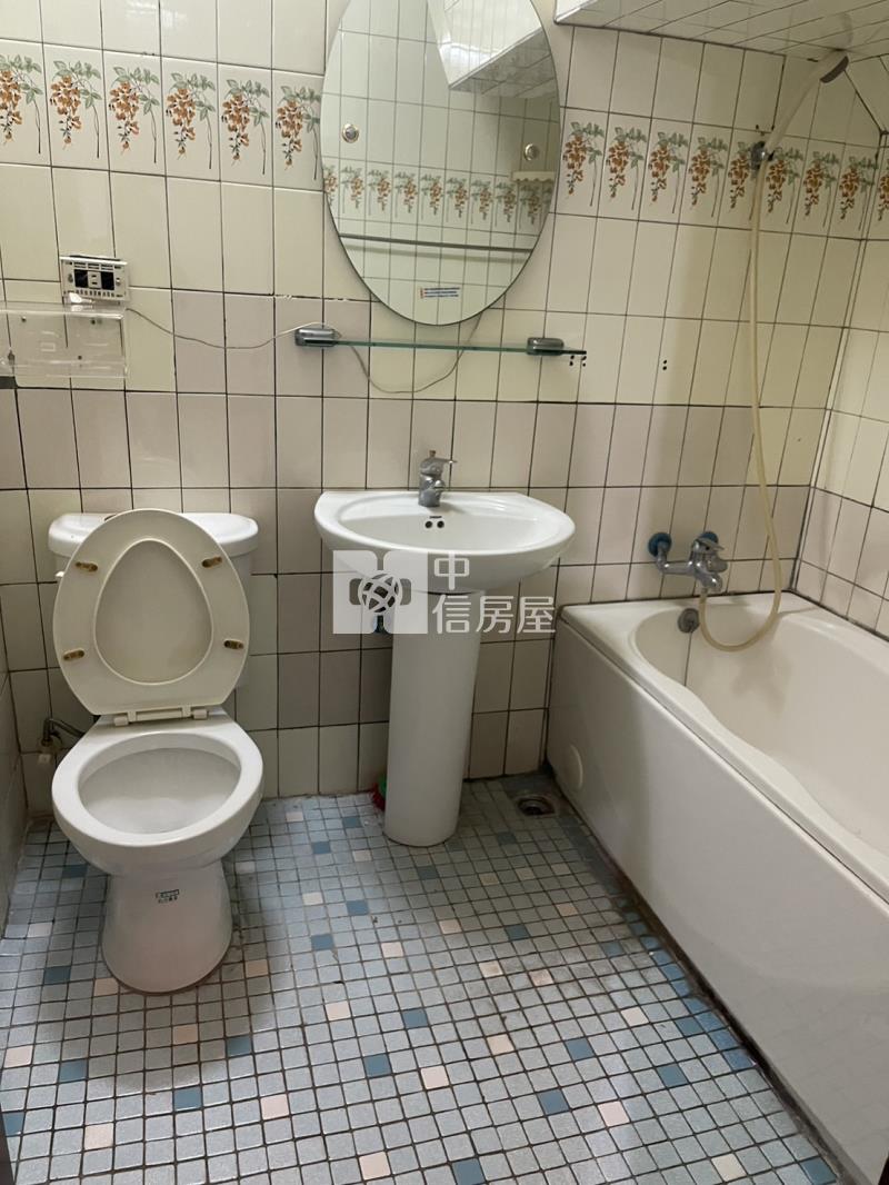 義興國小雙車位透天房屋室內格局與周邊環境