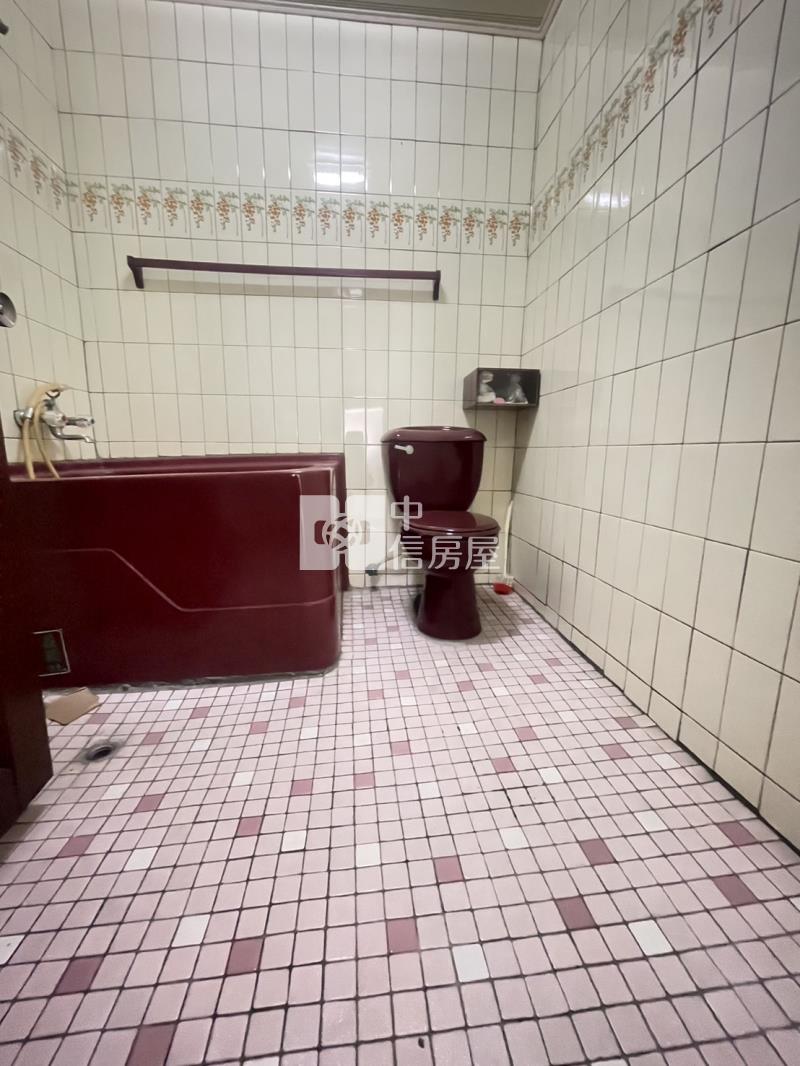 義興國小雙車位透天房屋室內格局與周邊環境