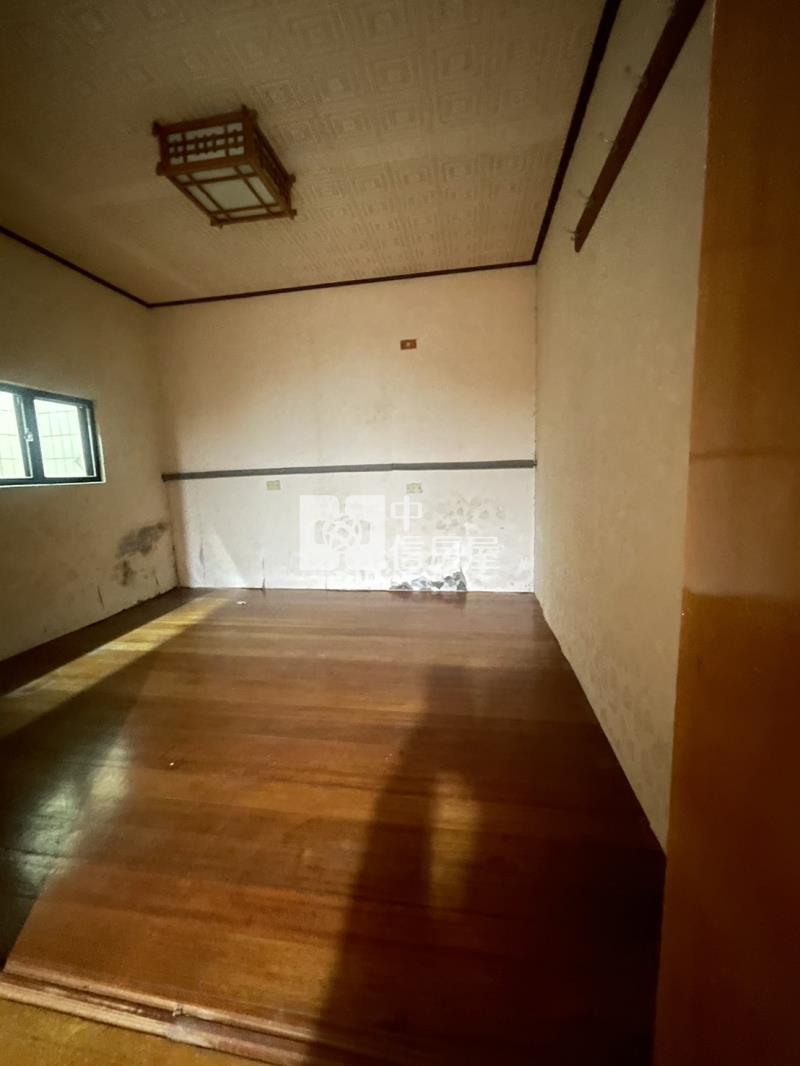 義興國小雙車位透天房屋室內格局與周邊環境