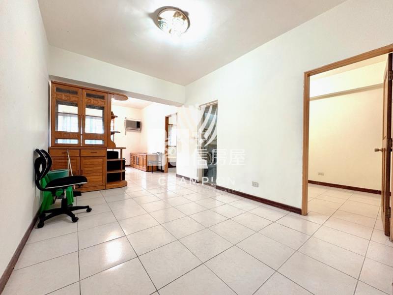 【冠軍】凱撒大地前區二房房屋室內格局與周邊環境