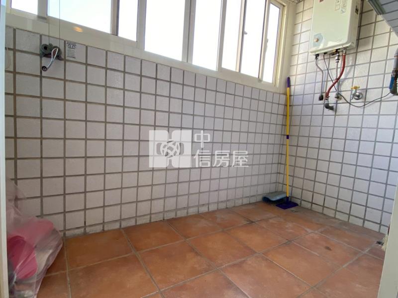 專簽柳川園道旁3大房休旅車位視野戶房屋室內格局與周邊環境