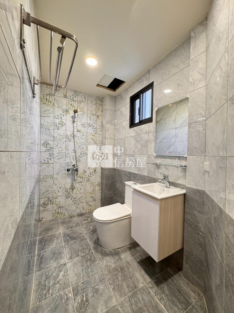 金陵路三段整新透天房屋室內格局與周邊環境