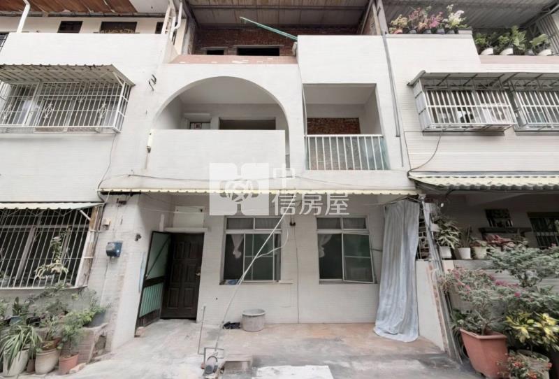 屏東市崇蘭新整透天宅房屋室內格局與周邊環境