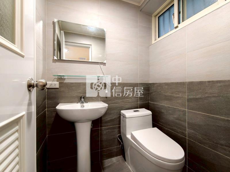 五權車站全新整理三房三樓美寓房屋室內格局與周邊環境