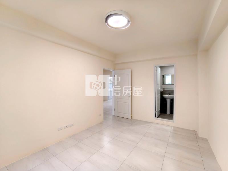 五權車站全新整理三房三樓美寓房屋室內格局與周邊環境