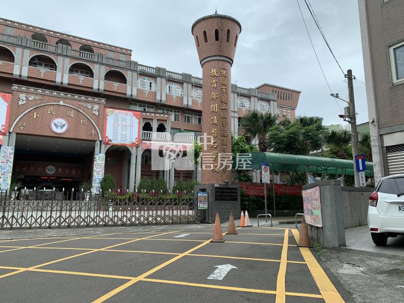 幸福國中小大地坪透天房屋室內格局與周邊環境