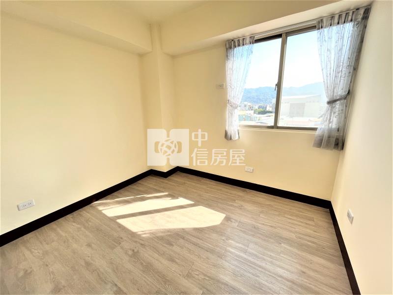 樹孝商圈-梅園華廈三房車位房屋室內格局與周邊環境