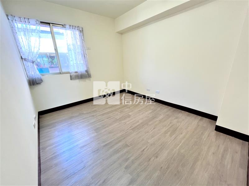 樹孝商圈-梅園華廈三房車位房屋室內格局與周邊環境