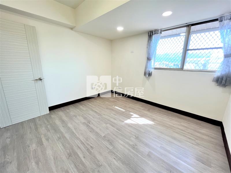 樹孝商圈-梅園華廈三房車位房屋室內格局與周邊環境