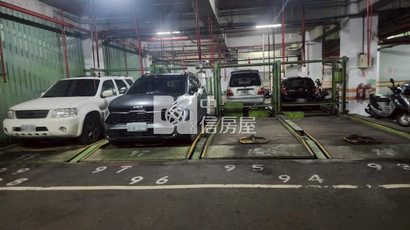 桃園君臨天下一樓三房車房屋室內格局與周邊環境