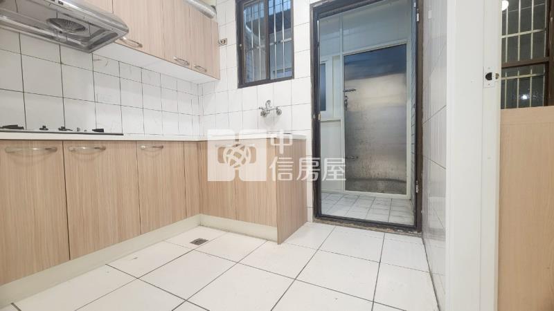 桃園君臨天下一樓三房車房屋室內格局與周邊環境