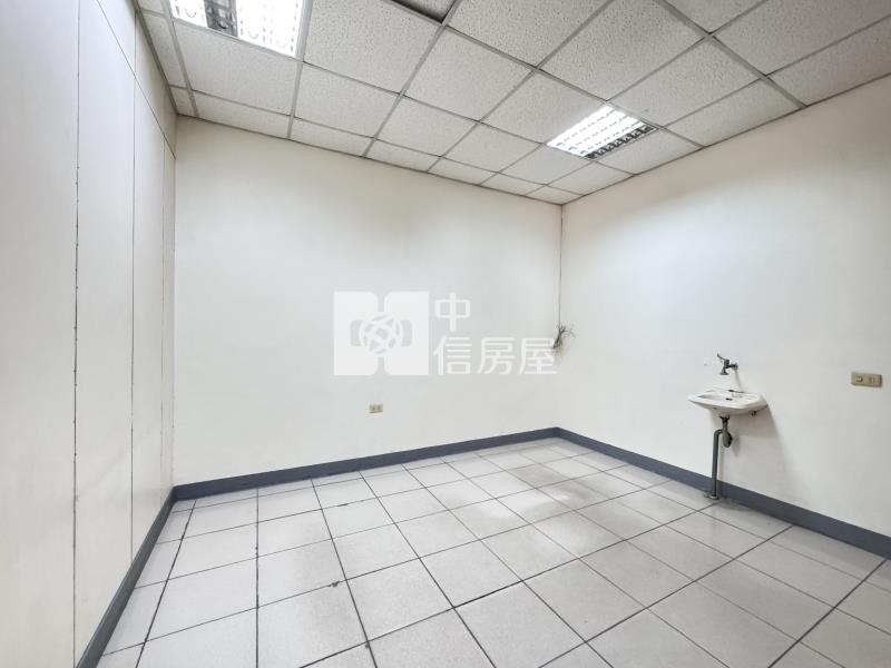 平鎮忠孝路新勢公園透天店面房屋室內格局與周邊環境