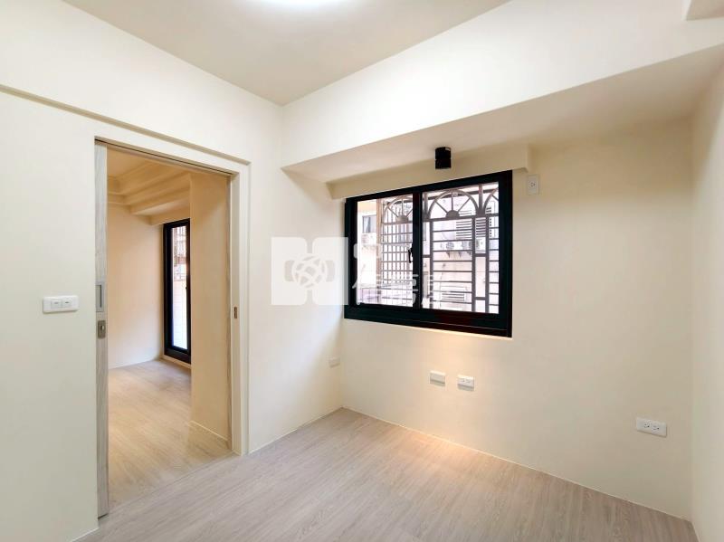 文心百利新整理三房車位捷運宅房屋室內格局與周邊環境