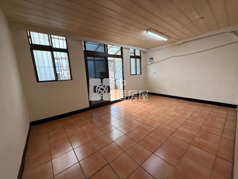 中壢華勛商圈1-4樓透店房屋室內格局與周邊環境