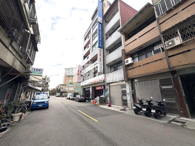 興大附農旁10米路透天房屋室內格局與周邊環境