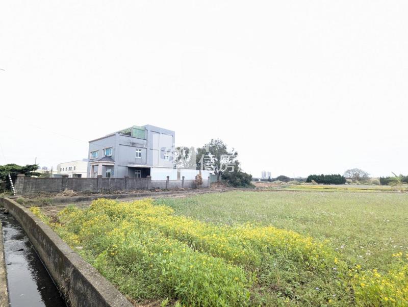 近青埔高鐵大面寬大地坪農舍房屋室內格局與周邊環境