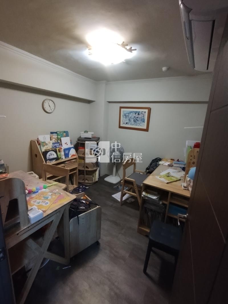 文化國小樓中樓溫馨親孝4房車房屋室內格局與周邊環境