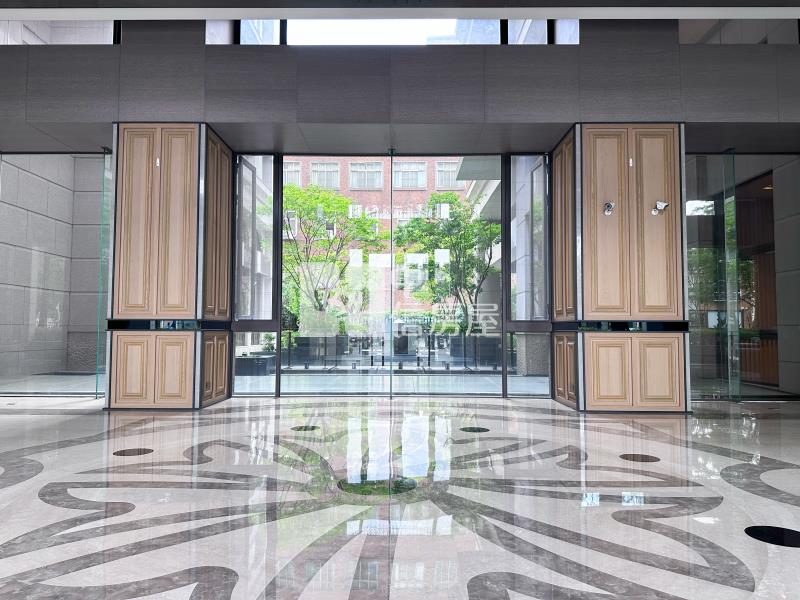 米蘭雙星4房平車房屋室內格局與周邊環境