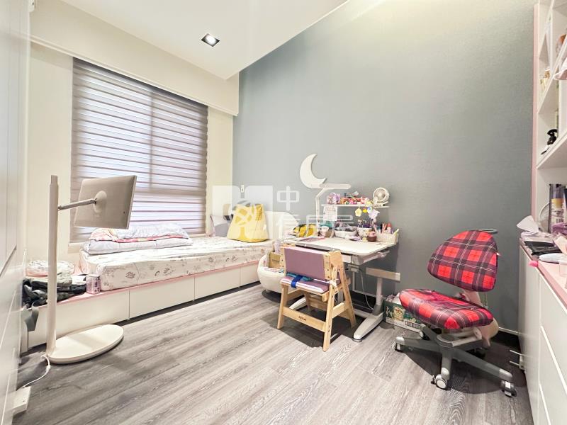 米蘭雙星4房平車房屋室內格局與周邊環境