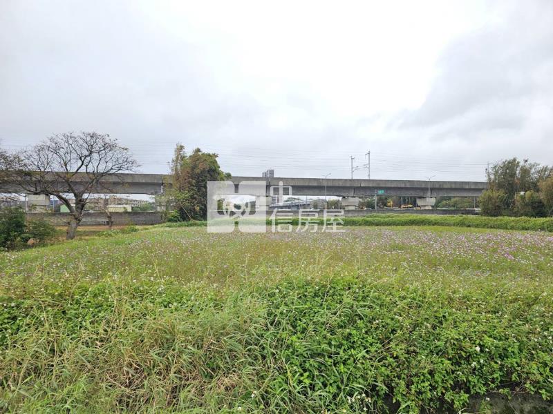 高鐵南路旁方正農地房屋室內格局與周邊環境