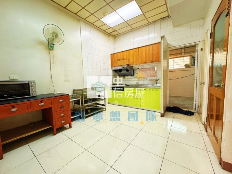 【新夢想】鵬程萬里社區型車庫透天房屋室內格局與周邊環境