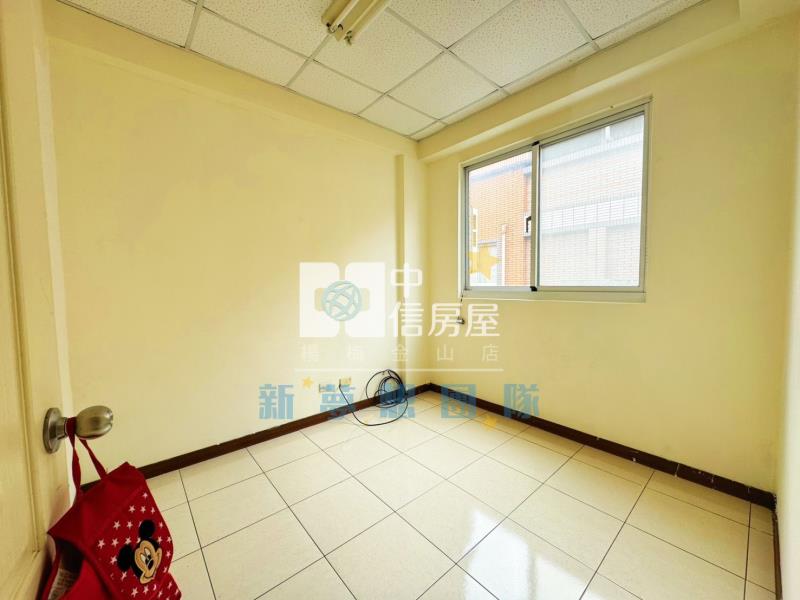 【新夢想】鵬程萬里社區型車庫透天房屋室內格局與周邊環境