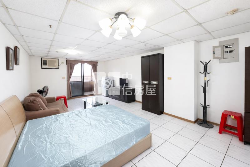 中壢車站正新興路大空間電梯美套房房屋室內格局與周邊環境